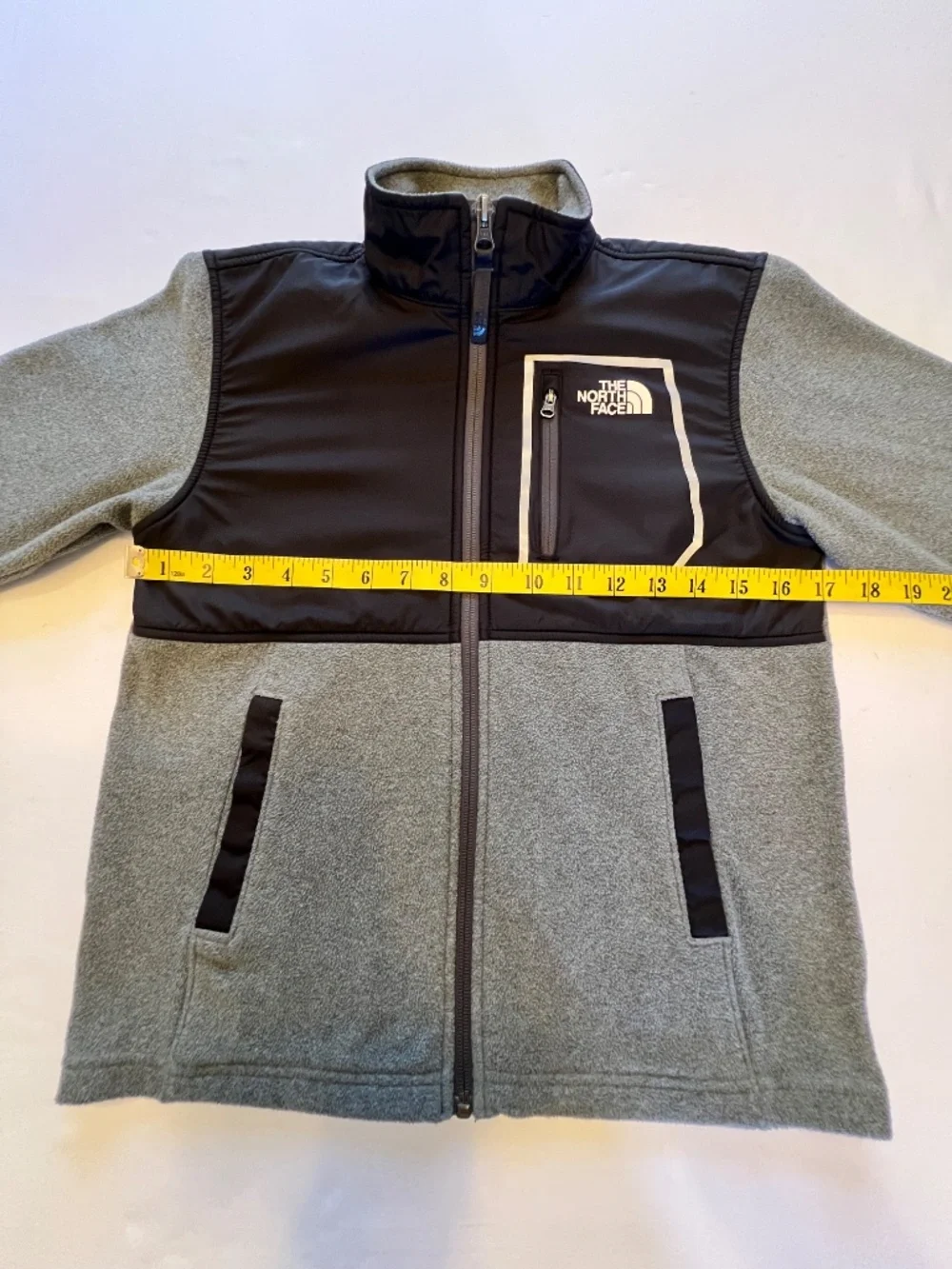 The North Face Fleece Full Zip Jacket Black and Gray Boys M 10/12